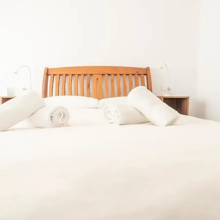 Hurle Apartment *